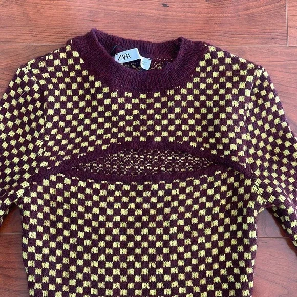 Zara Maroon and Yellow Checkered Pattern Knit Crewneck Cutout Cropped Sweater - Picture 2 of 8